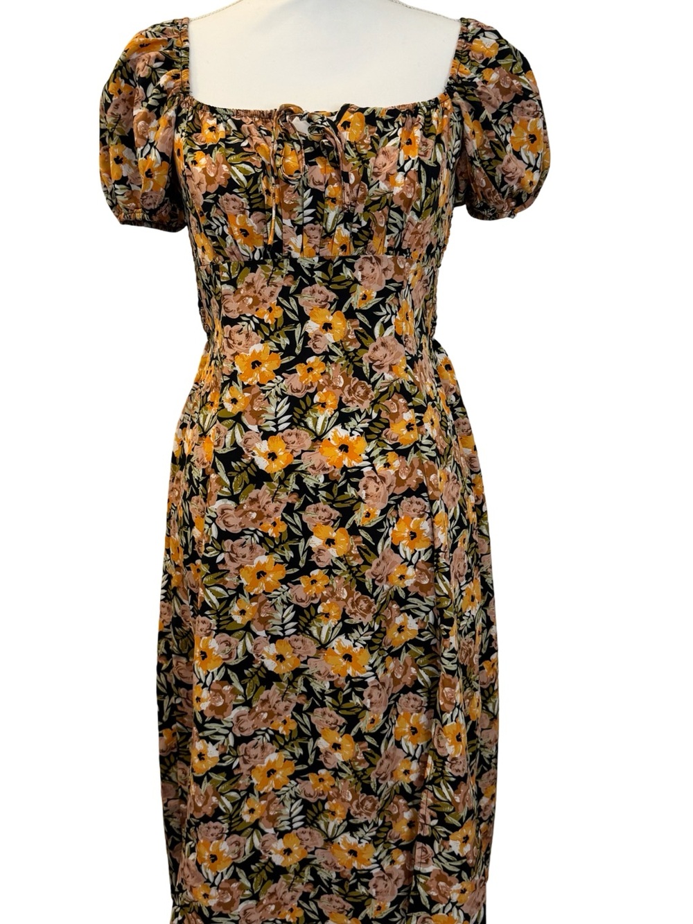 Floral Square Neckline with Tie Puff-Sleeve Midi Dress Black/Orange Florals